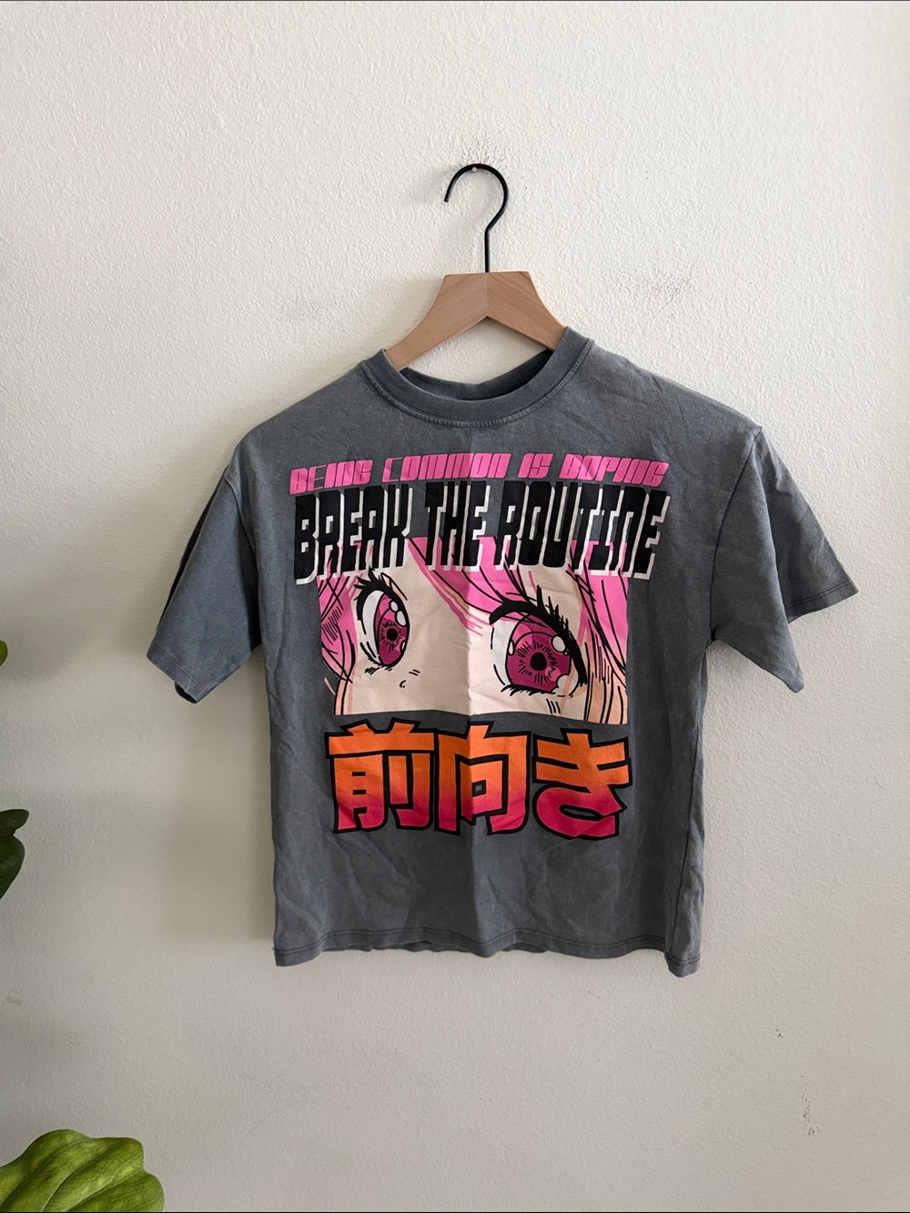Zara Gray Tee with Pink and Orange Graphic